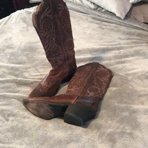 Justin snip toe boots